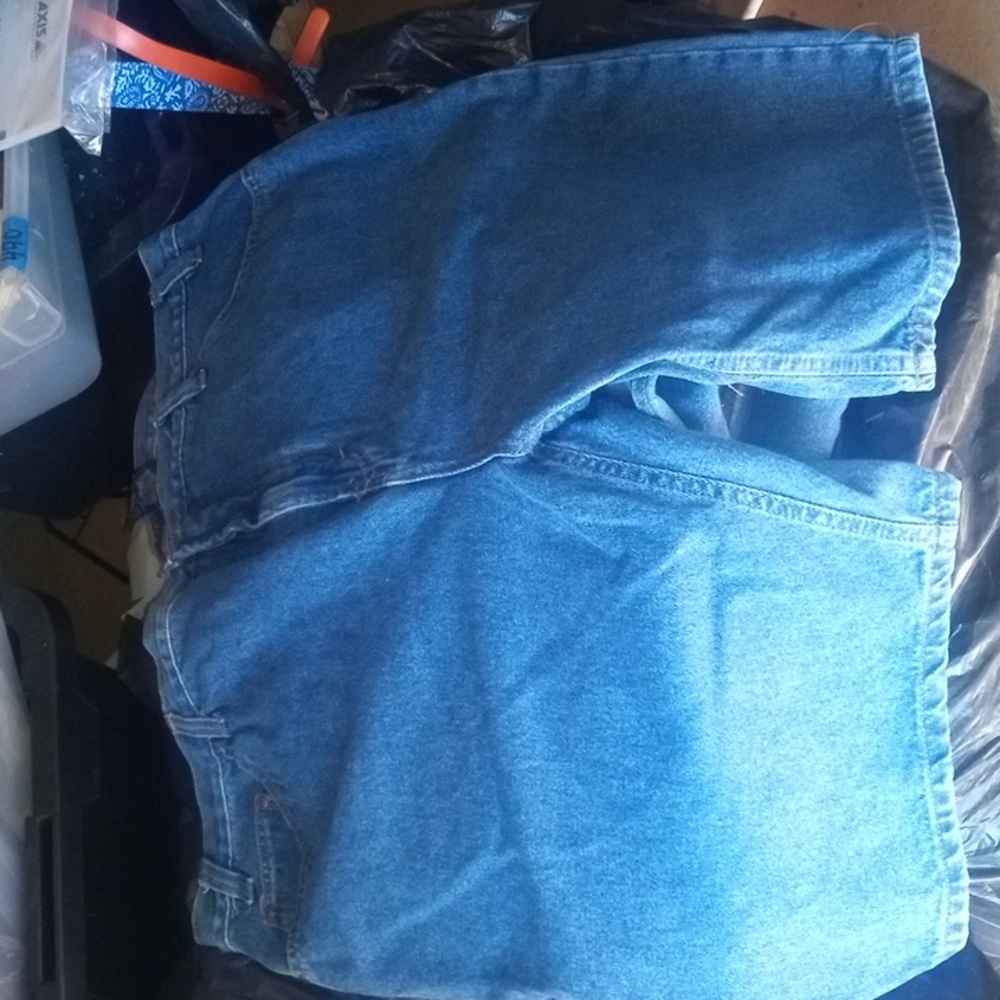 Shorts - Picture 2 of 3